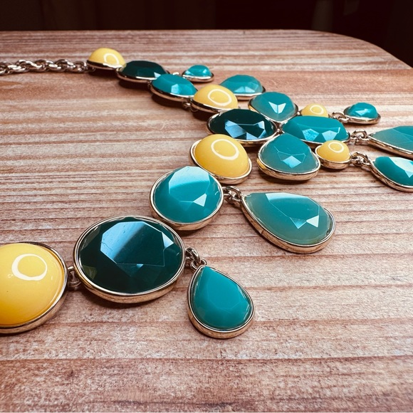 Banana Republic - Green & Yellow Statement Necklace - Picture 4 of 7
